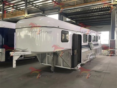 Outback Float ™ Trom - Dleachta gooseneck Horse Snámhphointe